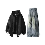 Чёрный свитшот + синие джинсы