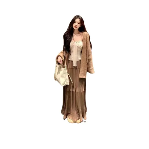 REMOULD Хаки Трёхкомпонентный Набор Женские Комплекты с Юбкой