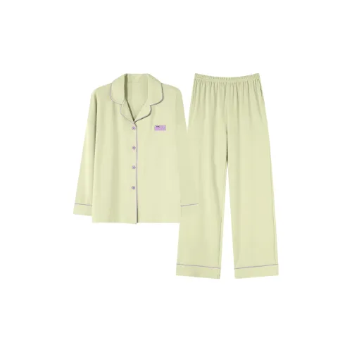 Удобный и освежающий комплект пижам для женщин