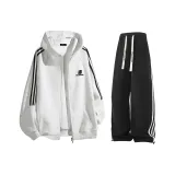 Белый, серый, свитшот + черные штаны