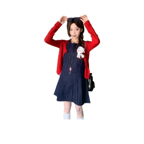 REMOULD Красный кардиган с вырезами Cut + сарафан из денима женский комплект с юбкой