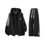 Чёрный свитшот + чёрные штаны