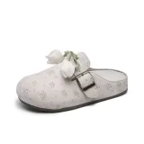 Светло-розовый