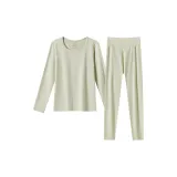 Светло-зеленый цвет травы