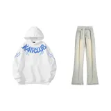 Белый свитшот + желтые джинсы из денима