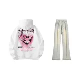 Белый свитшот + желтые джинсы из денима