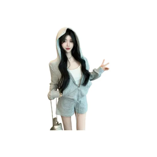 Flowers in water Повседневный костюм женский