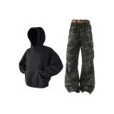 Чёрный топ + камуфляжные штаны