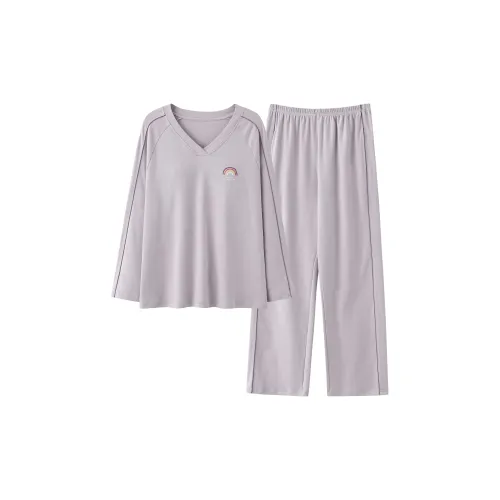 Удобный и освежающий комплект пижам для женщин