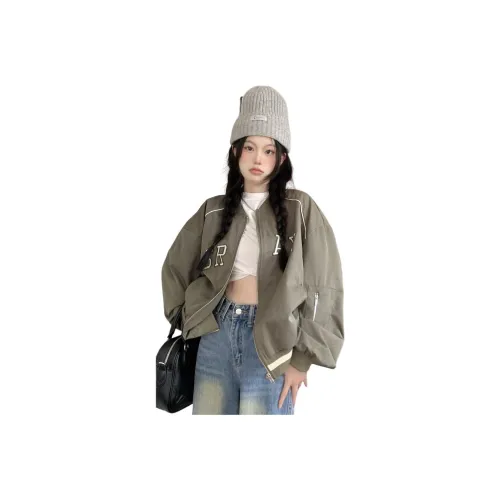 Оливково-зеленые женские куртки