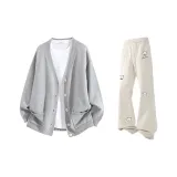 Светло-серый топ + экрю штаны