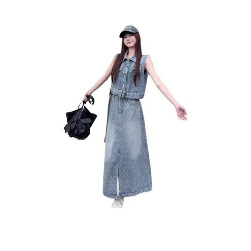 REMOULD Темно-синий Жилет+Юбка Женские Комплекты с юбкой