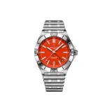 Циферблат часов оранжевого цвета