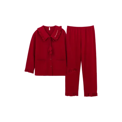 Удобный и освежающий комплект пижам для женщин