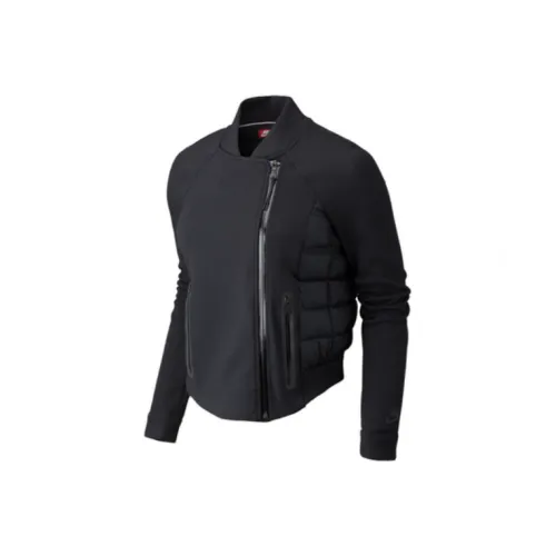 Nike Черный Женские Пуховики