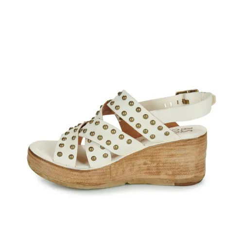 AirStep NOA Stud Римские Сандалии Женские Белые