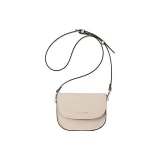 Светло-бежево-жёлтый