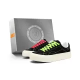 Black (с трехцветными шнурками)