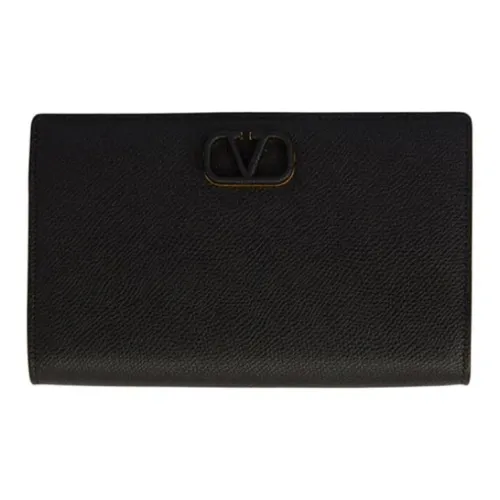 Клатчи Valentino Женские