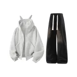 Белый серый топ + черные штаны