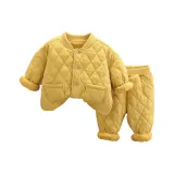 Желтый комплект одежды