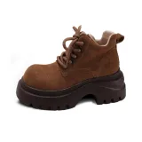 Коричневый