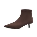 Коричневый