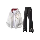 Белый серый топ + черные штаны