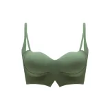 Дерево зеленого цвета