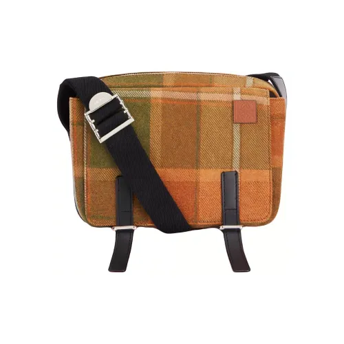 LOEWE Crossbody сумки Мужские