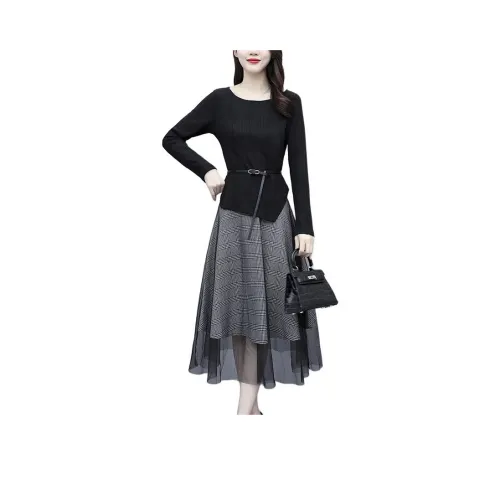 The Temptation Of The Muse Комплект с юбкой Женские