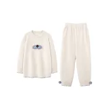 Молочно-белый