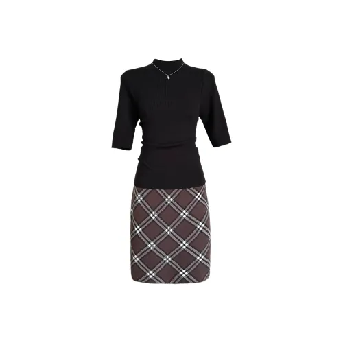 Udon House Черный Женские Комплекты с Юбкой