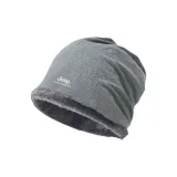 Светло-серая шапка с флисовой подкладкой