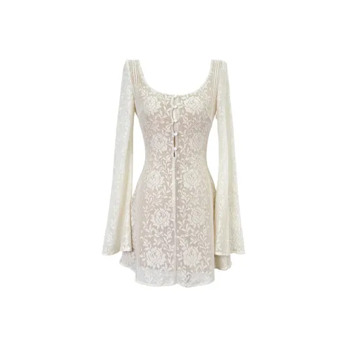 Кремово-абрикосовый женский длинный платье с длинными рукавами