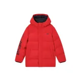 Драгоценный камень алмазно-красный