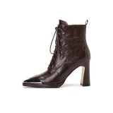 Коричневый