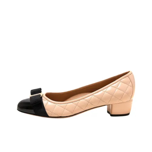 FERRAGAMO Quilted Vara Грубый каблук Высокие каблуки Женские Бежевый Желтый Черный