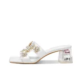 Жемчужно-белый