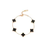 Счастливый браслет с четырехлистным клевером