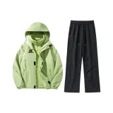 Фруктовый зеленый топ + черные штаны