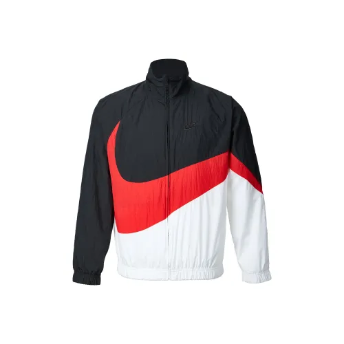 Черные мужские куртки Nike