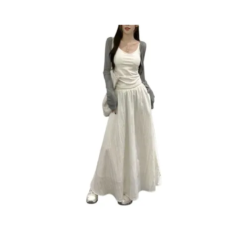 AHRTB THREE Комплект Топ на бретелях + Юбка + Серый Кардиган Женские Слиплатья