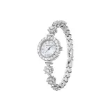 Жемчужно-белый