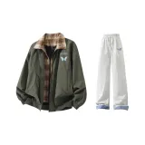 Армейский зеленый топ + бело-серые штаны Фотиния