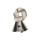 Дымчатый серый верблюд