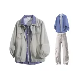 Светло-серое пальто + сапфирово-синяя рубашка + светло-серые штаны