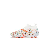 Длинный ноготь белого и оранжевого цвета