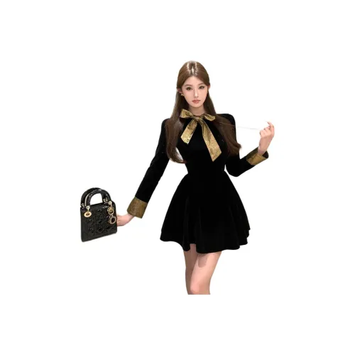 Gentle Welcome Длинное платье с длинными рукавами женское