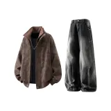 Кофейная куртка + черные джинсы